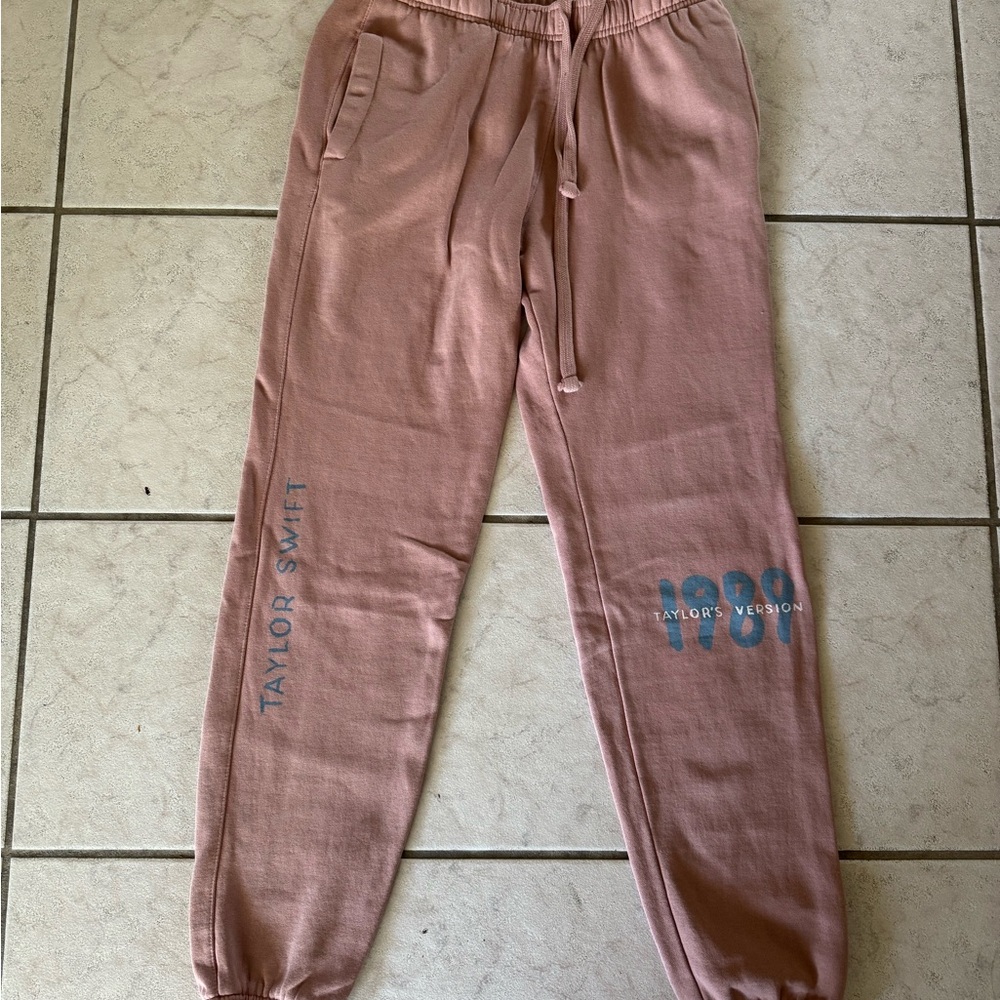 1989 TV sweatpants